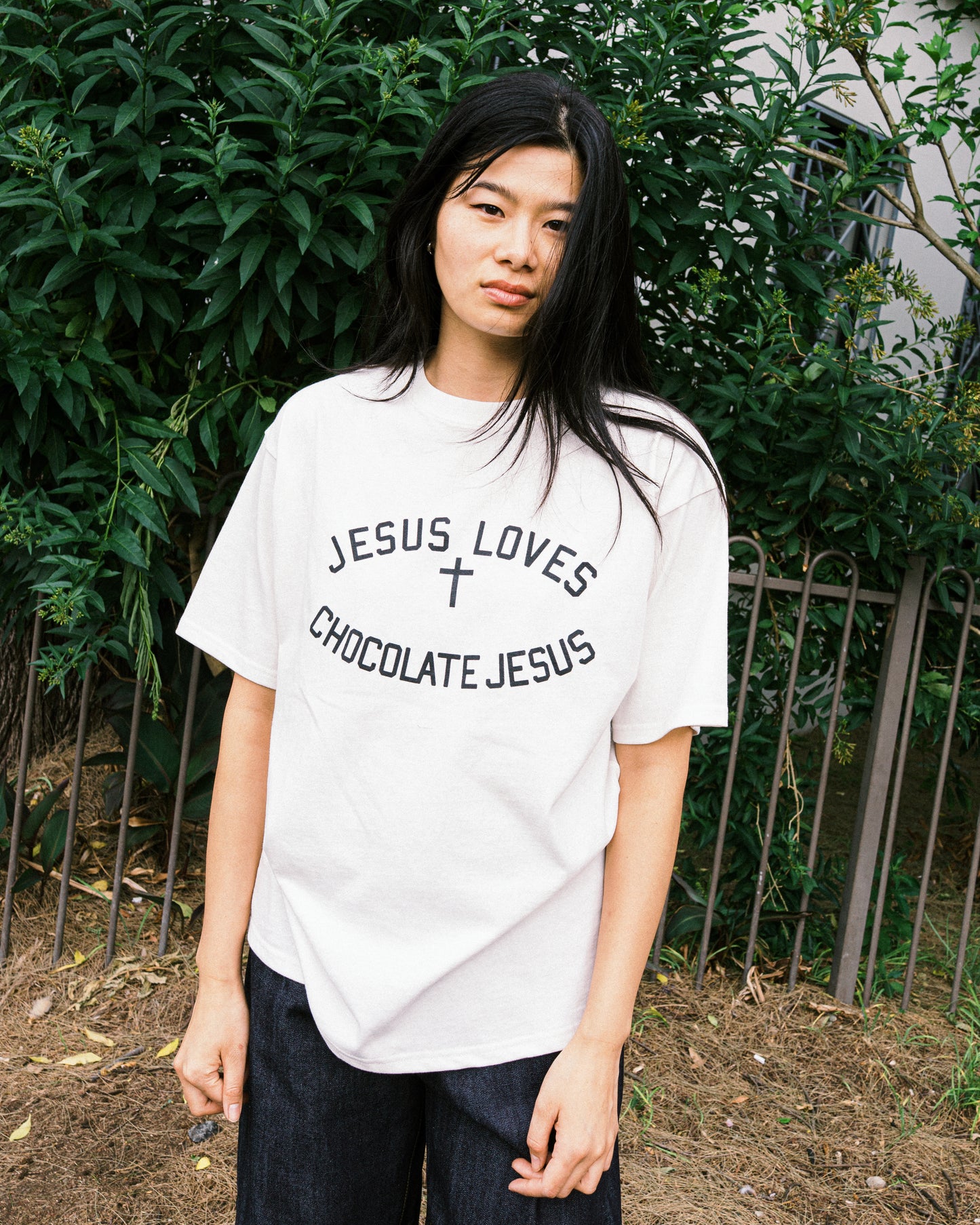 Chocolate Jesus - JESUS LOVES Tee - Black