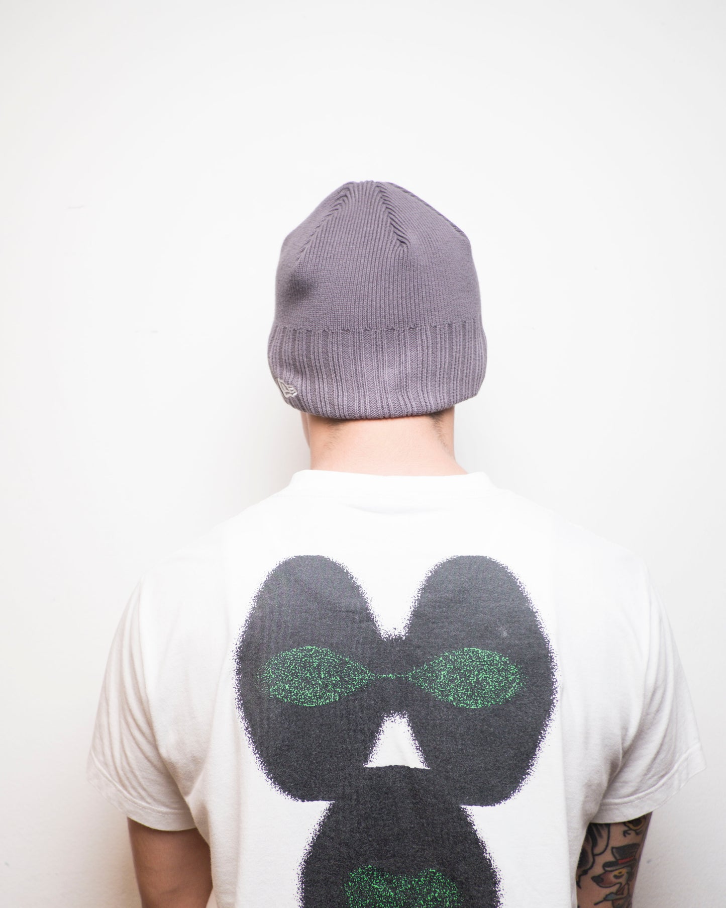 New Era - Skully Gradient Ribbed Beanie - Stone