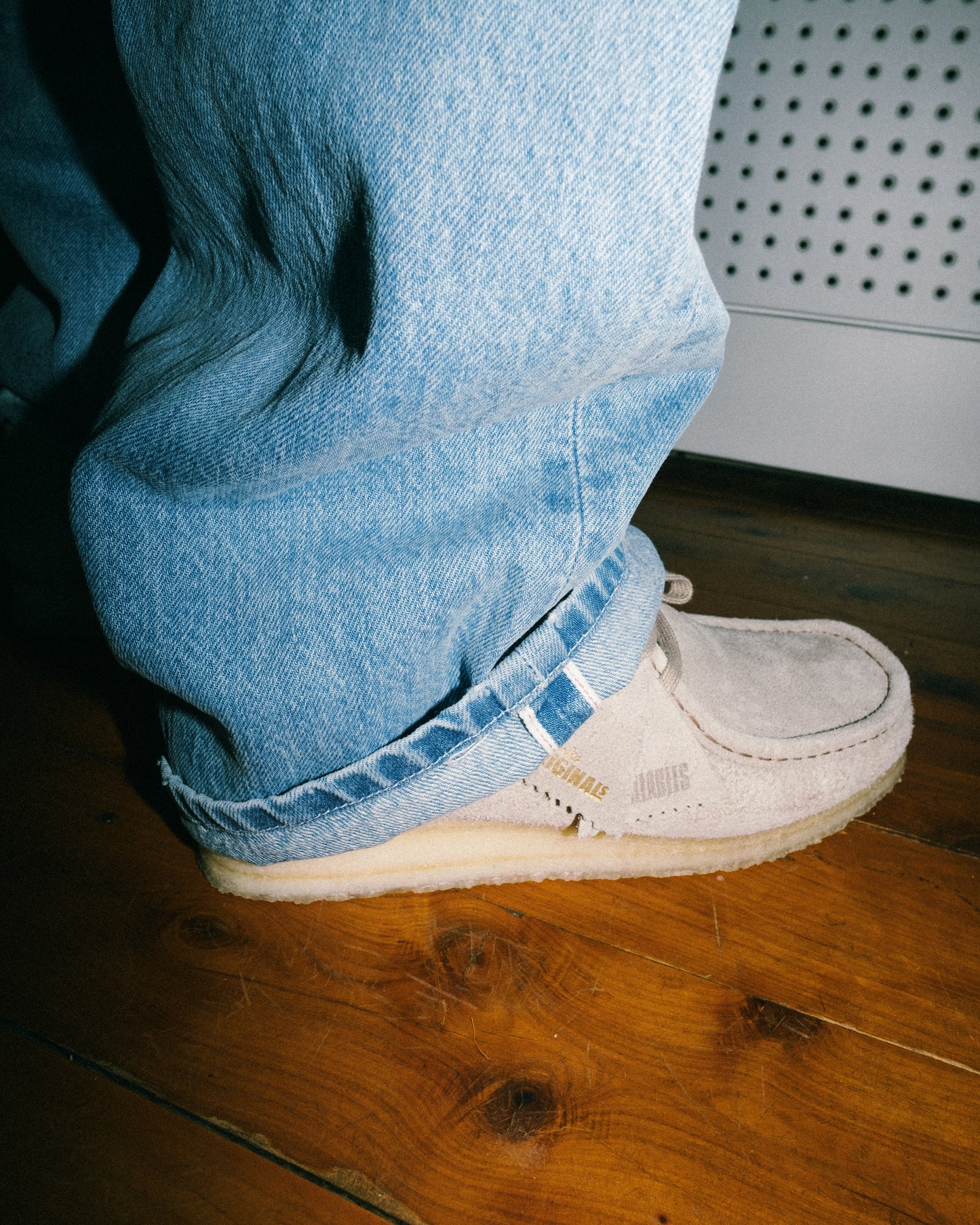 Clarks Originals - Wallabee Pale Grey Suede