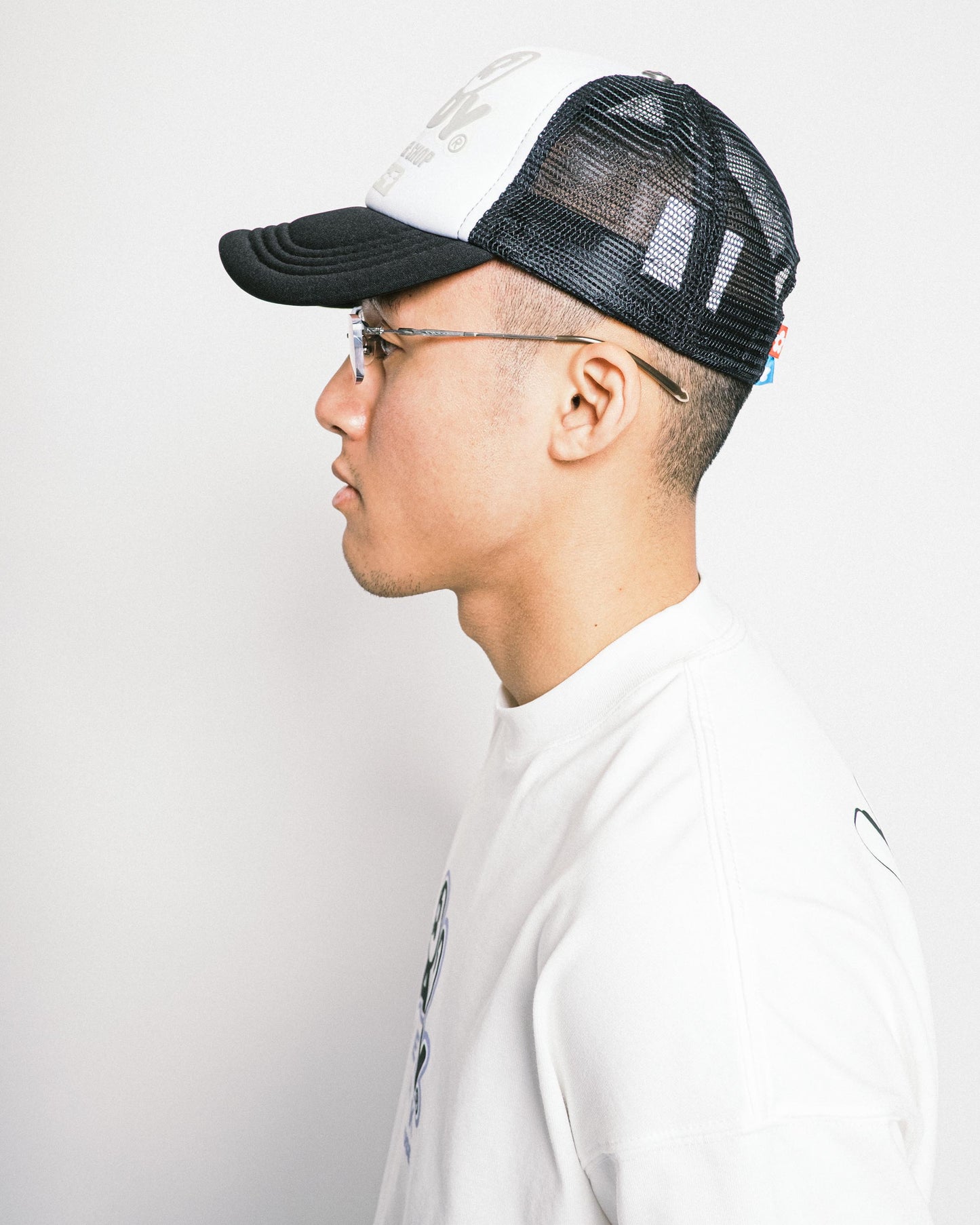 VANDYTHEPINK - Eye Logo Trucker Hat - Black