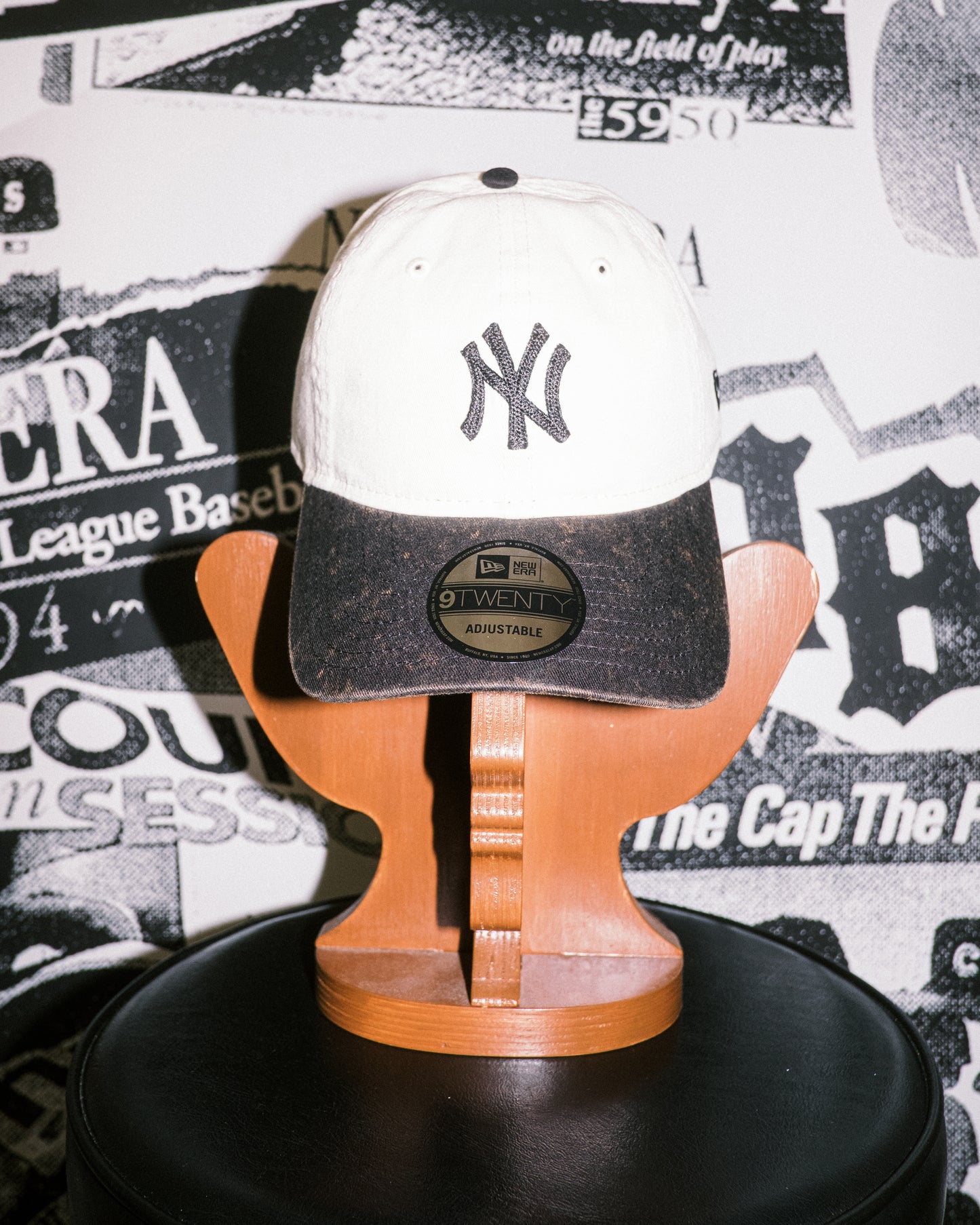 New Era - 9TWENTY NY Yankees 2-Tone Snow Wash Cap - White/Black