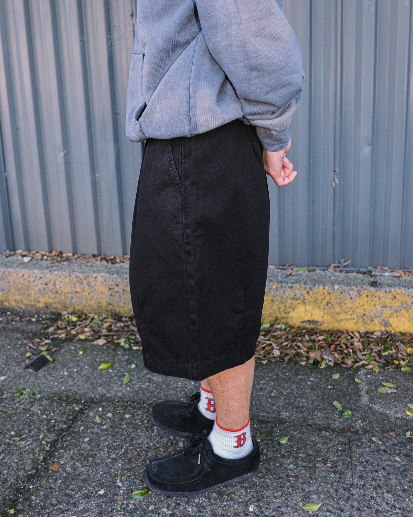 Pseushi - Pleated Balloon Shorts - Black