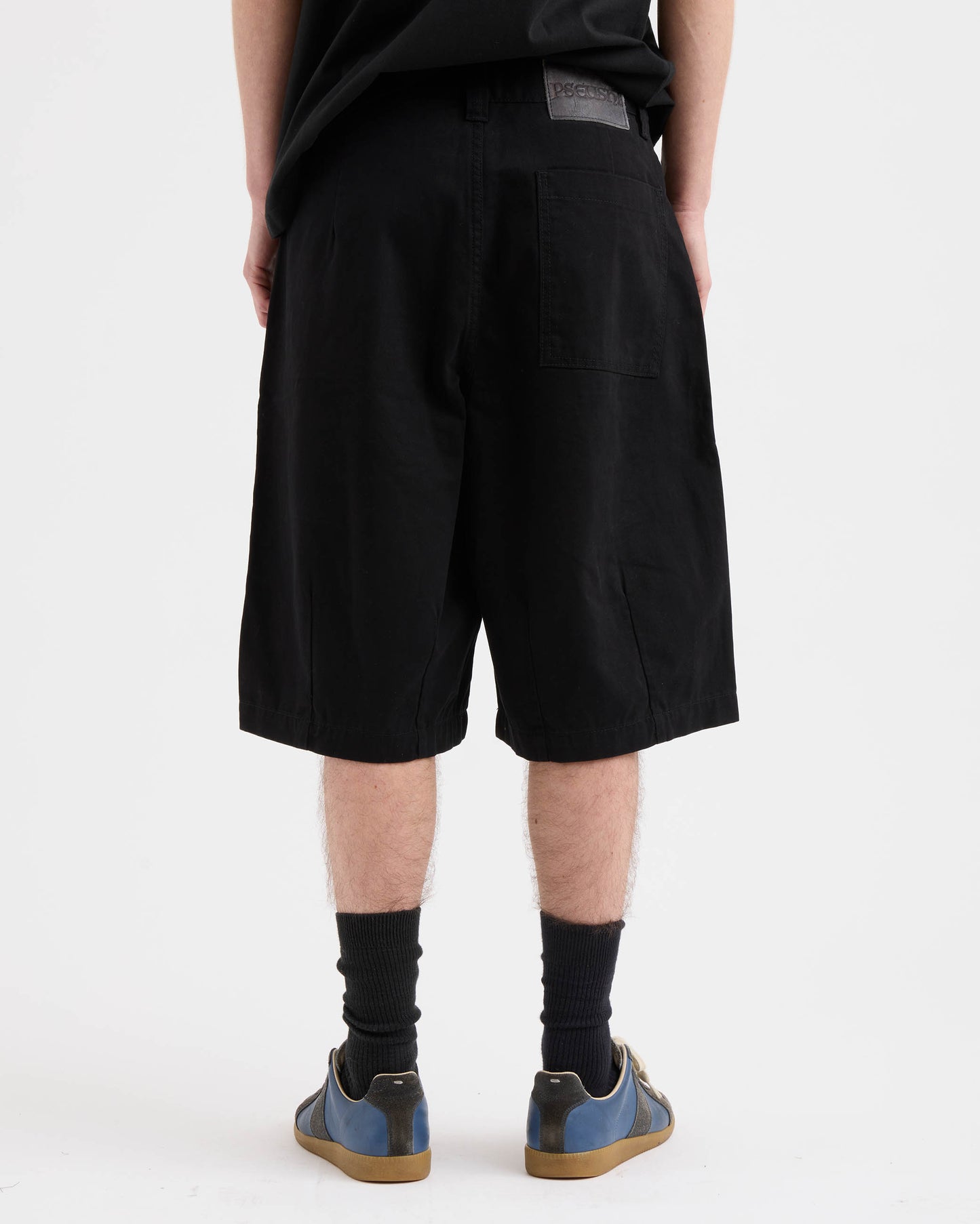 Pseushi - Pleated Balloon Shorts - Black