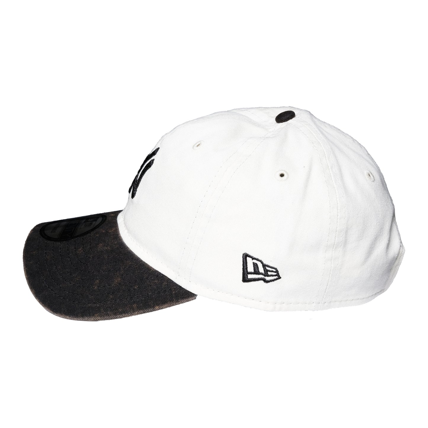 New Era - 9TWENTY NY Yankees 2-Tone Snow Wash Cap - White/Black