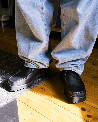 Clarks Originals - Wallabee Yukoner Black Scotch Grain Leather - Black