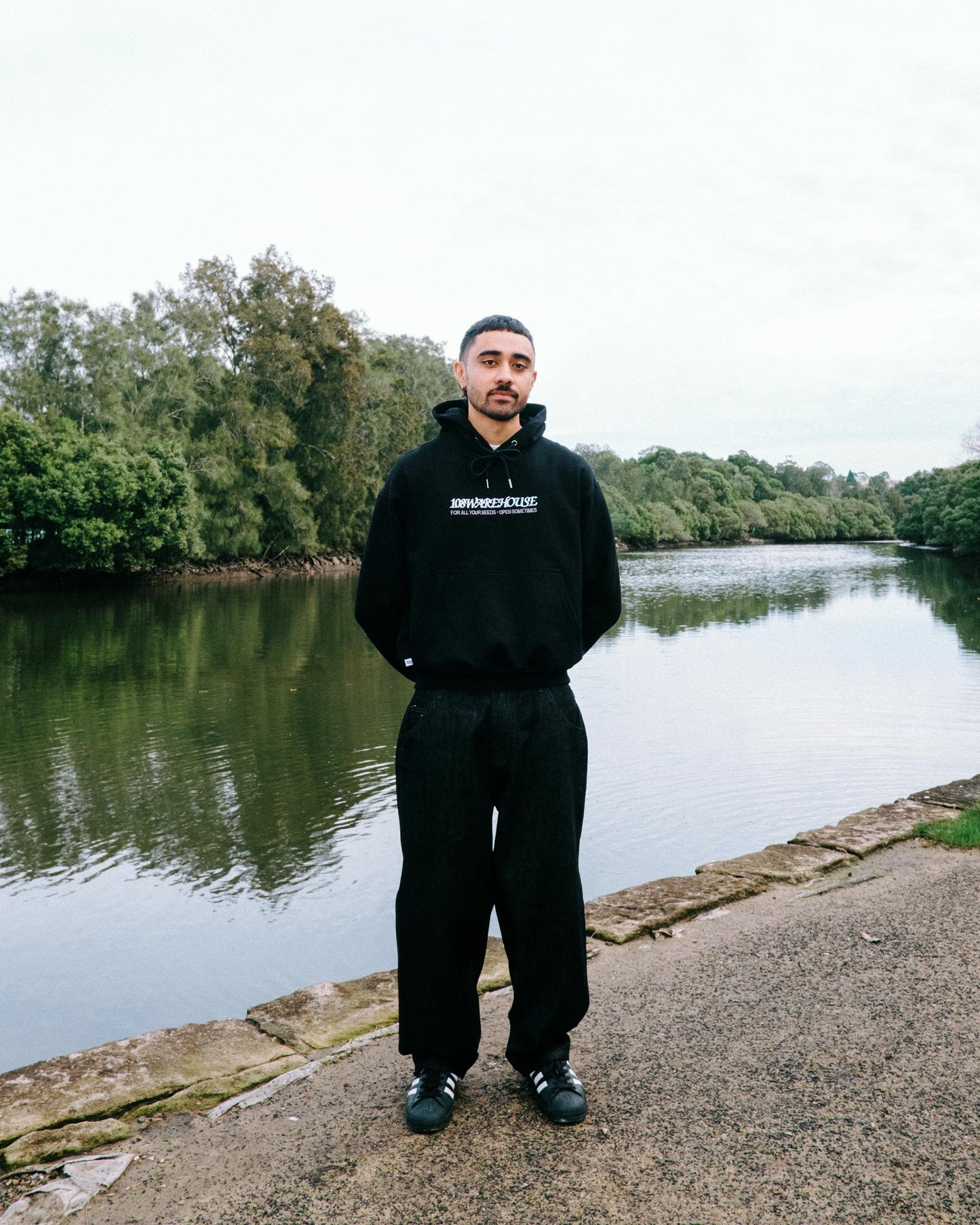 108WAREHOUSE - Classic Logo Hoodie - Black