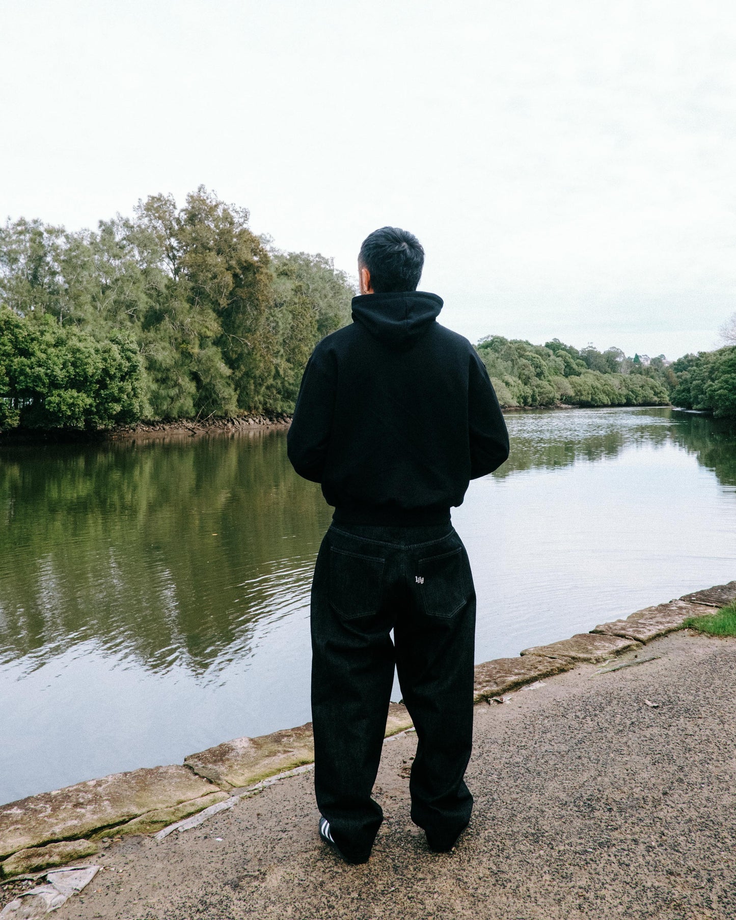 108WAREHOUSE - Classic Logo Hoodie - Black