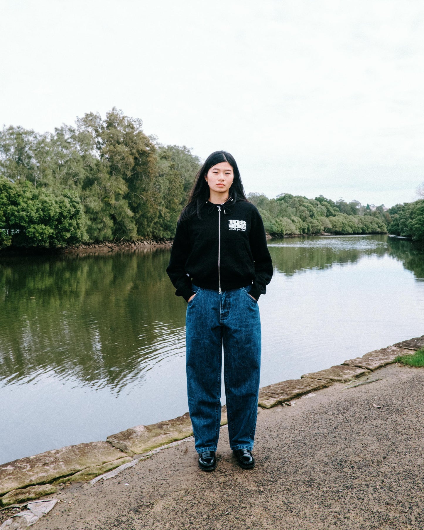 108WAREHOUSE - Cropped Zip Shop Hoodie - Black