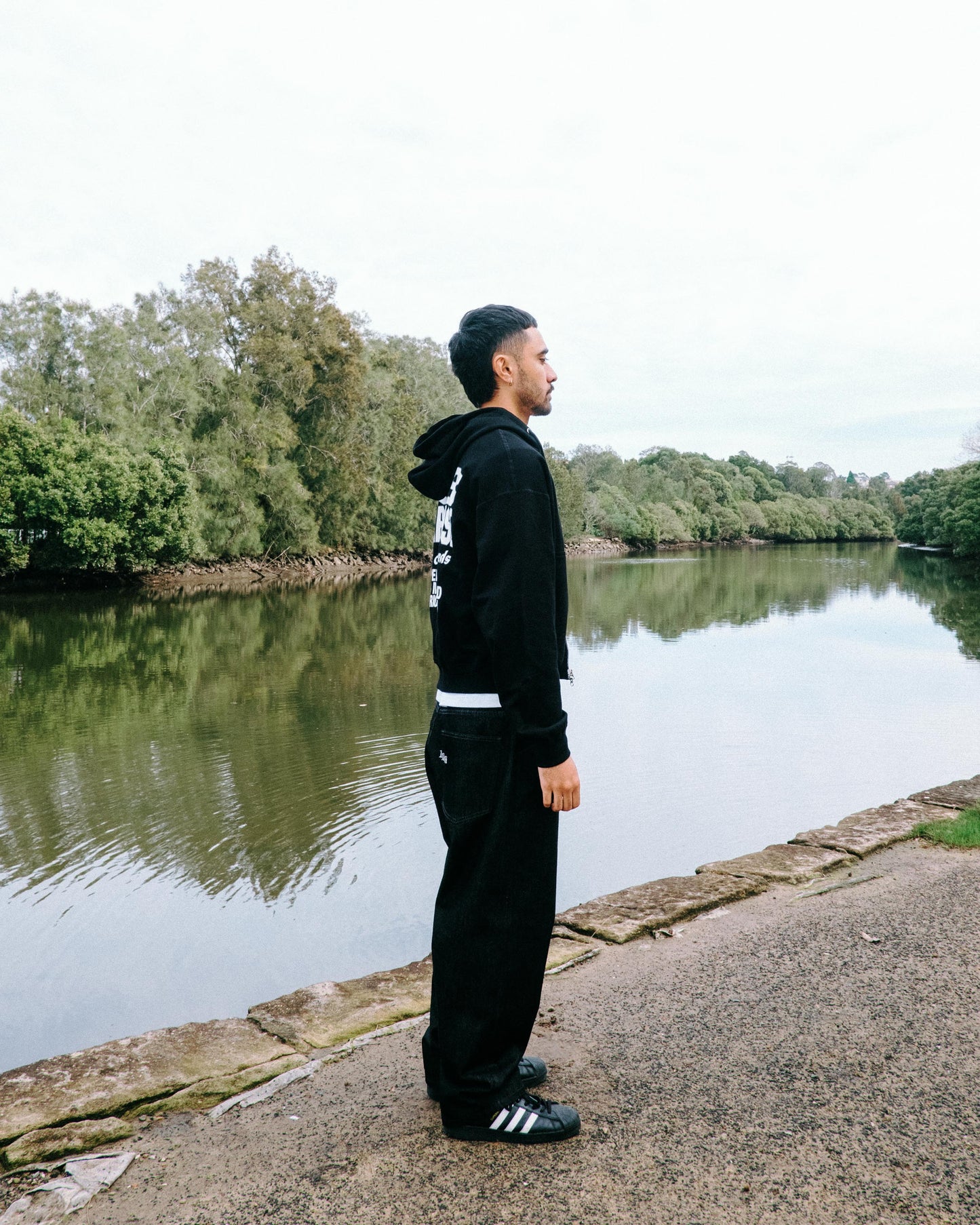 108WAREHOUSE - Cropped Zip Shop Hoodie - Black