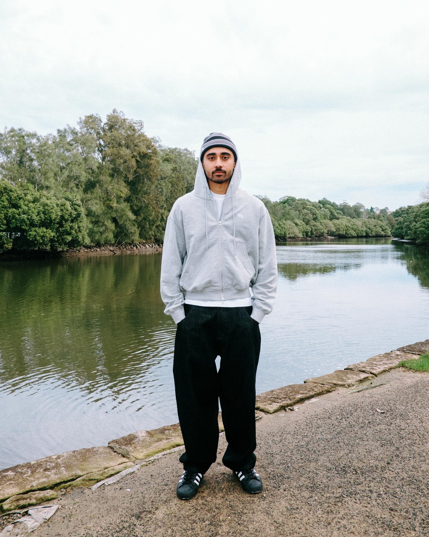 108WAREHOUSE - Cropped Zip Team Logo Hoodie - Grey