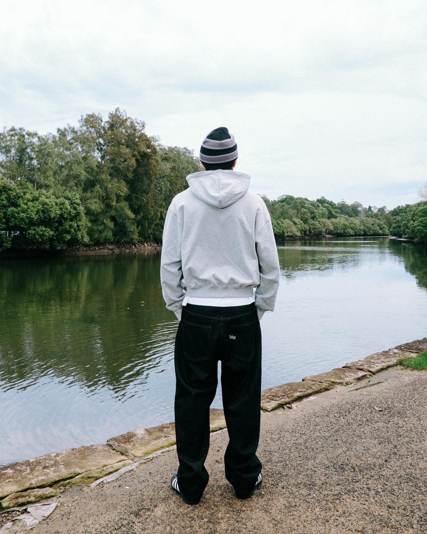 108WAREHOUSE - Cropped Zip Team Logo Hoodie - Grey