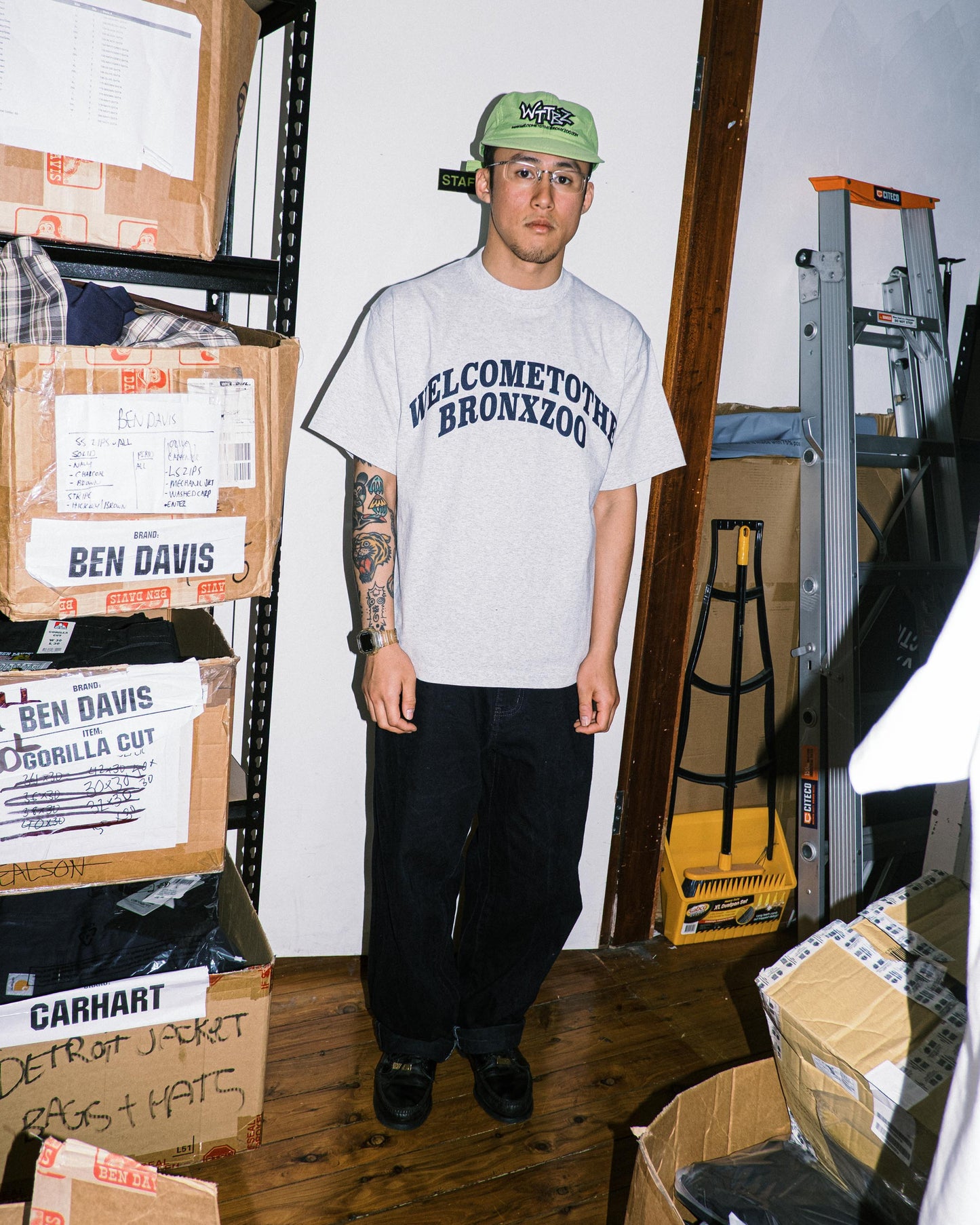 WELCOMETOTHEBRONXZOO - Original Tee - Ash