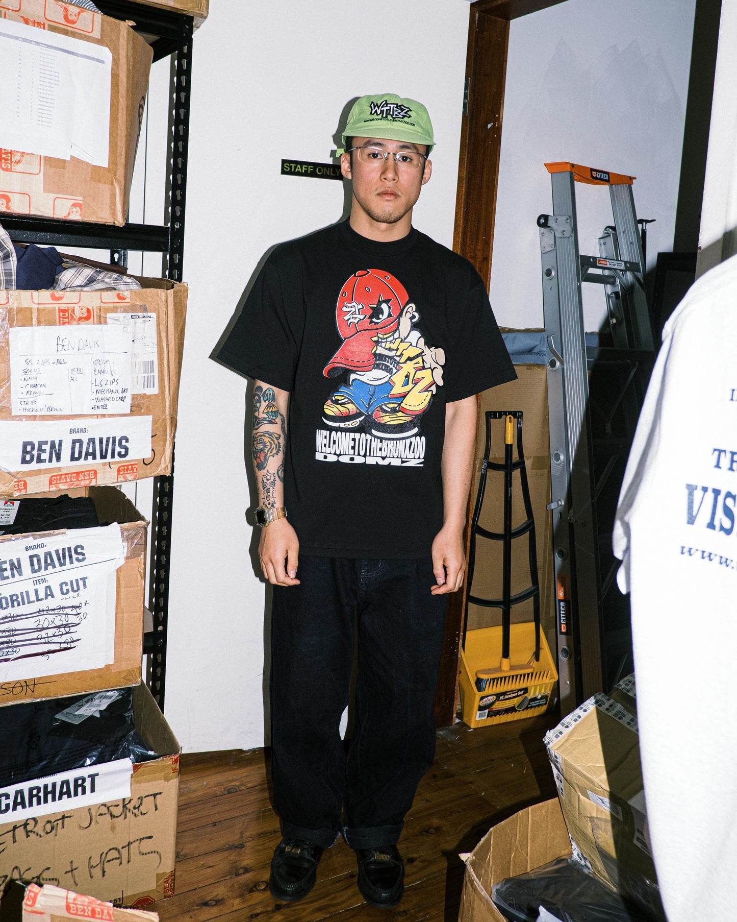 WELCOMETOTHEBRONXZOO - Domz Tee - Black