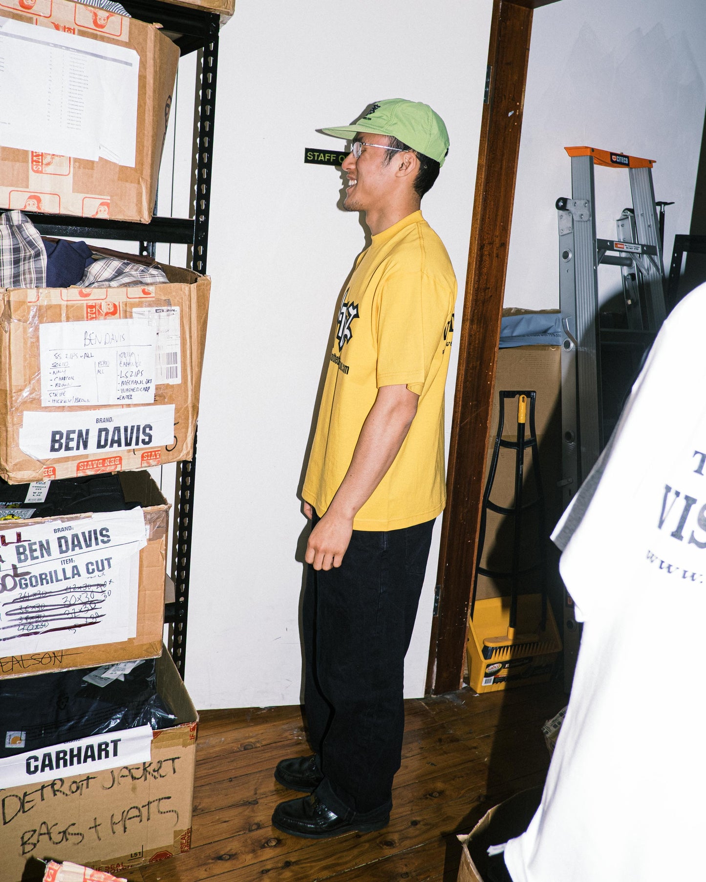 WELCOMETOTHEBRONXZOO - Abbreviation Tee - Gold