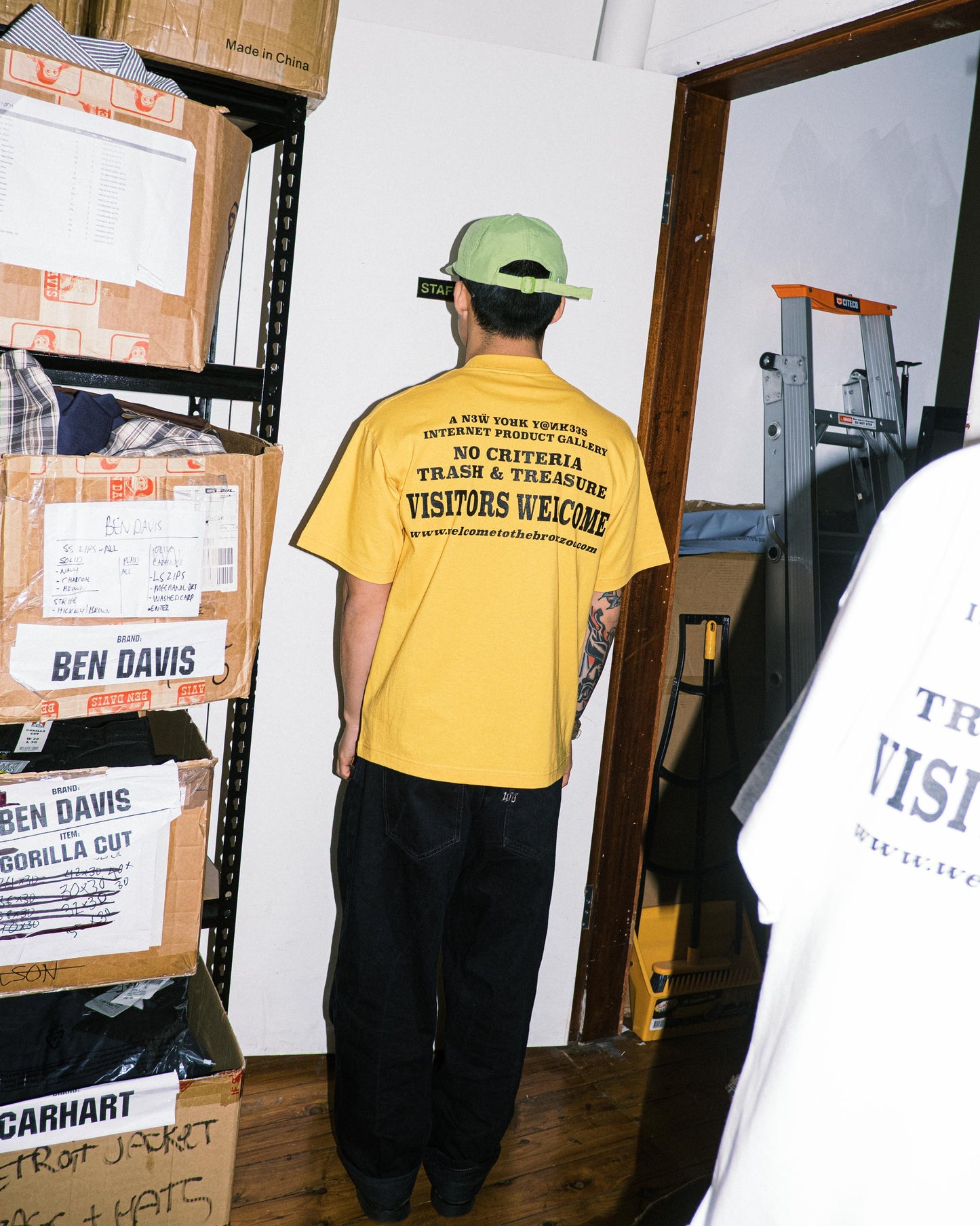 WELCOMETOTHEBRONXZOO - Abbreviation Tee - Gold