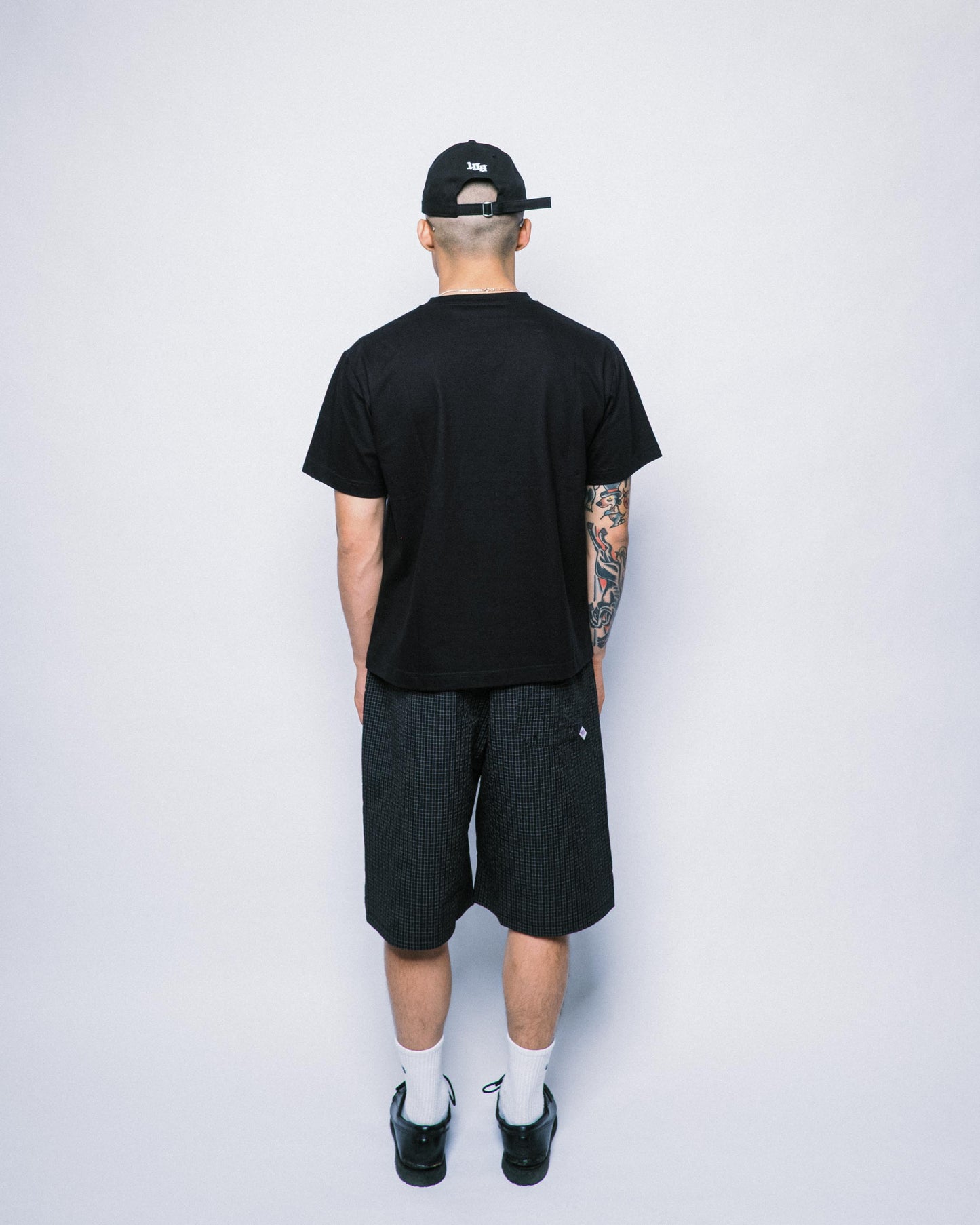 108WAREHOUSE - Plate T-Shirt - Black
