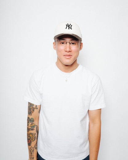 New Era - 9TWENTY NY Yankees 2-Tone Snow Wash Cap - White/Black