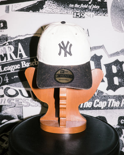 New Era - 9TWENTY NY Yankees 2-Tone Snow Wash Cap - White/Black