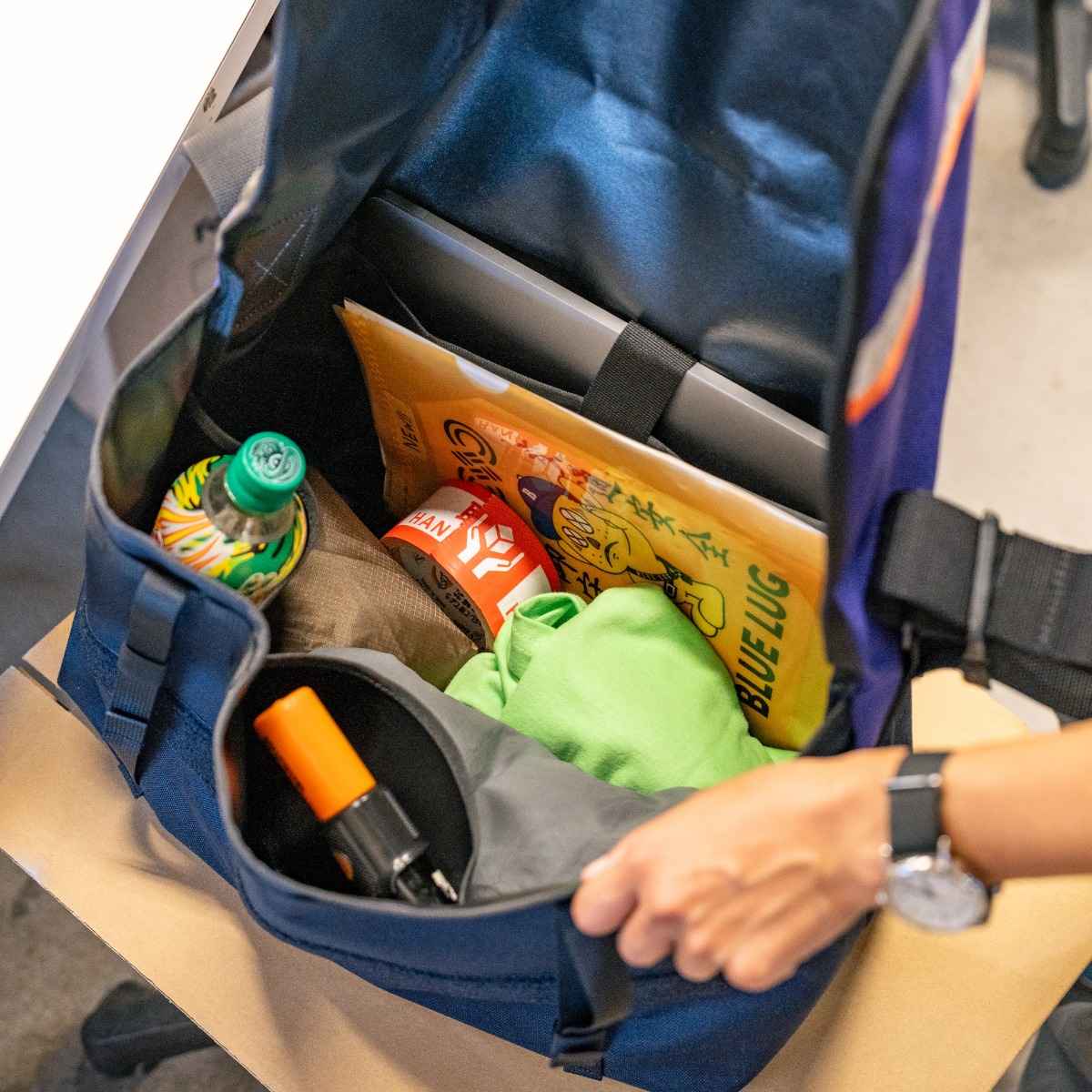 アクセサリー *BLUE LUG* the messenger bag (black) BLUE LUG* the messenger bag (black/reflector) - BLUE LUG GLOBAL