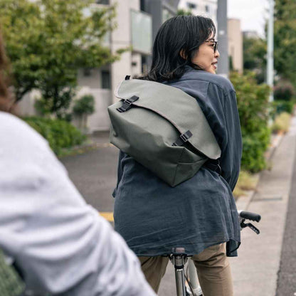 Blue Lug - The Messenger Bag - Half Size - Black