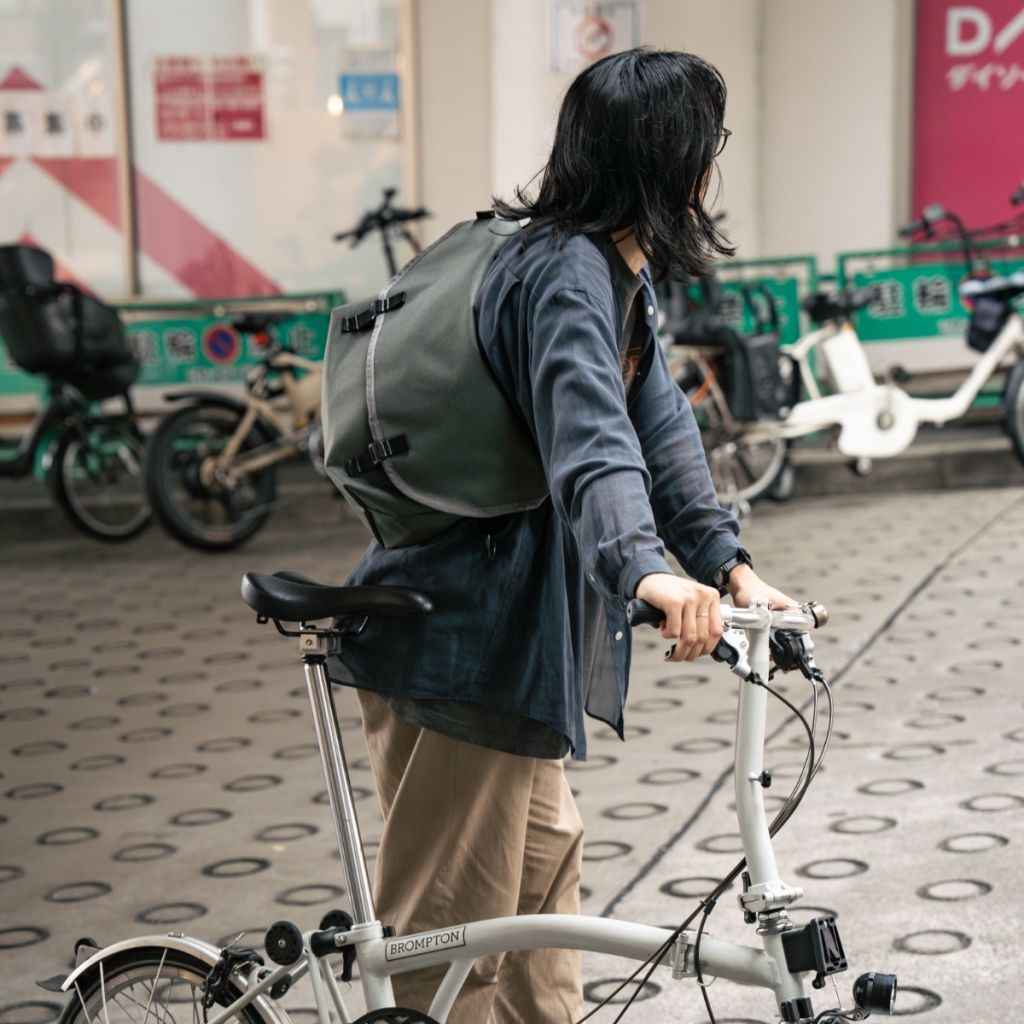 Blue Lug - The Messenger Bag - Half Size - Black – 108WAREHOUSE