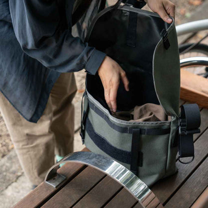 Blue Lug - The Messenger Bag - Half Size - Black